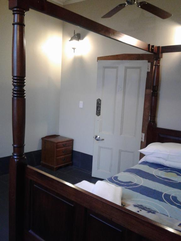 Shooters Saloon Hotel & Cabins 奥克兰 外观 照片
