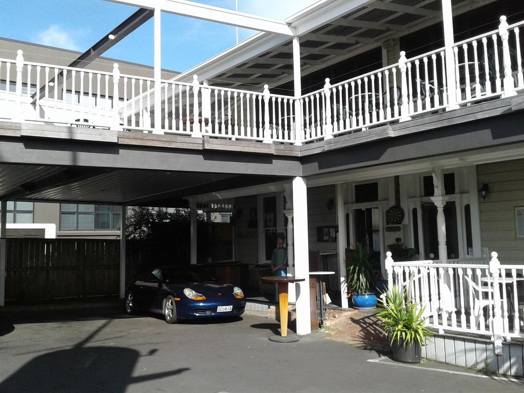 Shooters Saloon Hotel & Cabins 奥克兰 外观 照片